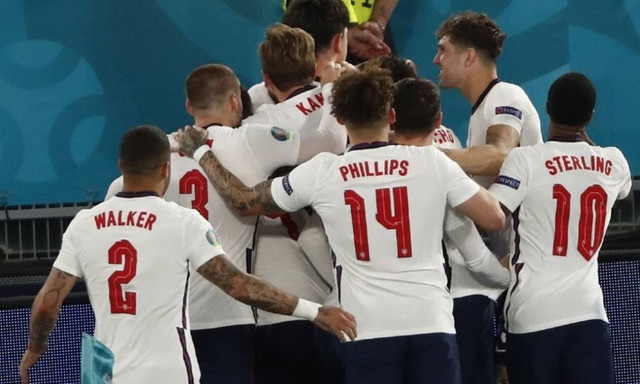 Η Αγγλία για το πρώτο τρόπαιο, η Δανία για το δεύτερο θαύμα