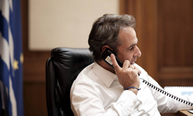 Μητσοτάκης στο τηλέφωνο