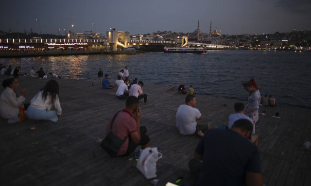 Κορονοϊός στην Τουρκία: 5.299 κρούσματα και 37 θάνατοι σε 24 ώρες