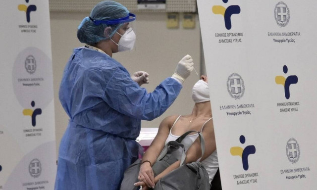 Τζανάκης στο Newsbomb.gr: «Πνίγουν» οι μεταλλάξεις την Κρήτη – Σε τι ποσοστό έχουν διαδοθεί