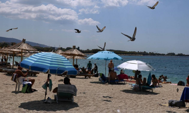 Καιρός τώρα: Με βροχές στα βόρεια και μελτέμια η Πέμπτη - Μέχρι 39 βαθμούς η θερμοκρασία