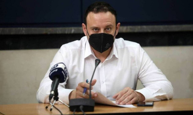 Κορονοϊός - Μαγιορκίνης: Η μάσκα δεν υποκαθιστά τους εμβολιασμούς - 21% μείωση στις ΜΕΘ