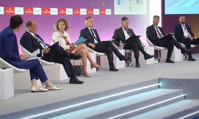 Τριπλό μήνυμα από Κομισιόν, ΕΚΤ και ESM για ταχεία εξυγίανση των ισολογισμών των ελληνικών τραπεζών