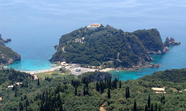 Βρετανία: Στα ύψη οι κρατήσεις για Ελλάδα- Ανάρπαστες οι «πορτοκαλί» χώρες λόγω άρσης της καραντίνας