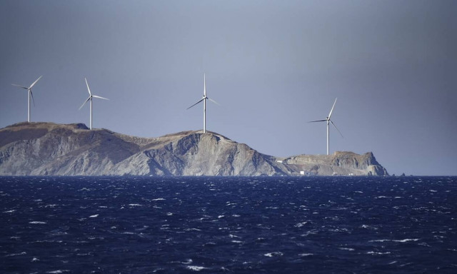 Καιρός τώρα: Υποχωρεί η θερμοκρασία - Ισχυρά τα μελτέμια στο Αιγαίο