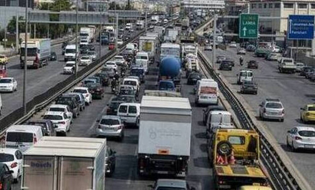 Κίνηση ΤΩΡΑ: Λεωφόρος ταλαιπωρίας ο Κηφισός με μεγάλο μποτιλιάρισμα – Κίνηση στο λιμάνι του Πειραιά