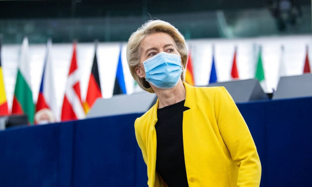 Φον ντερ Λάιεν: Έχουμε παραδώσει δόσεις για να καλυφθεί τουλάχιστον το 70% των ενήλικων Ευρωπαίων