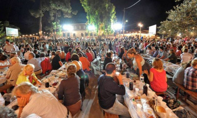 Καταγγελία: «Στην Κρήτη γίνονται γλέντια με 1.000-1.500 άτομα»