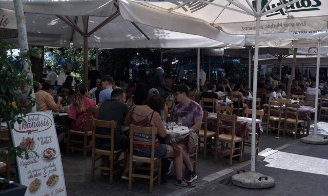 Στο τραπέζι αλλαγές στη λειτουργία της εστίασης - Τα σενάρια και το δίλημμα για τους μεικτούς χώρους