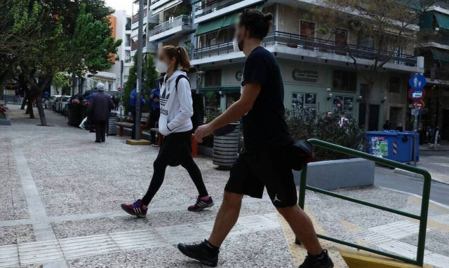 Κορονοϊός: Τα συμπτώματα που δεν πρέπει να αγνοήσετε - Οι διαφορές για άνδρες και γυναίκες