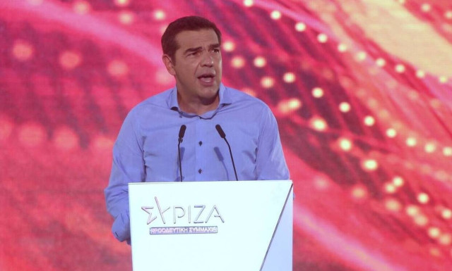 SYRIZA: Mitsotakis has 'lost his credibility' over vaccination issue