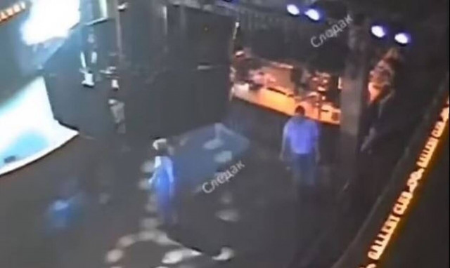 Τρομακτικό δυστύχημα στη Ρωσία: Οθόνη 200 κιλών «έλιωσε» 35χρονη που γιόρταζε τα γενέθλιά της