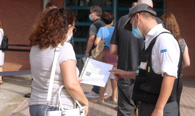 Υποχρεωτικός Εμβολιασμός: Για ποιους ισχύει - Ποιες οι ποινές για όσους δεν κάνουν εμβόλιο