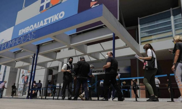 Υποχρεωτικός εμβολιασμός: Θα υπάρχει πλαίσιο κυρώσεων για όσους αρνούνται λέει ο ΓΓ Συντονισμού