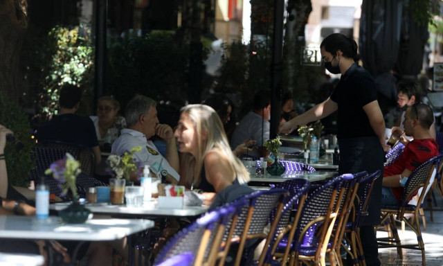 Κορονοϊός: «Τσουχτερά» πρόστιμα και αναστολή λειτουργίας σε καταστήματα υγειονομικού ενδιαφέροντος