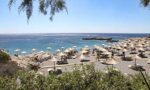 Καιρός τώρα: Δευτέρα με μελτέμια και ζέστη - Πλησιάζει νέος καύσωνας