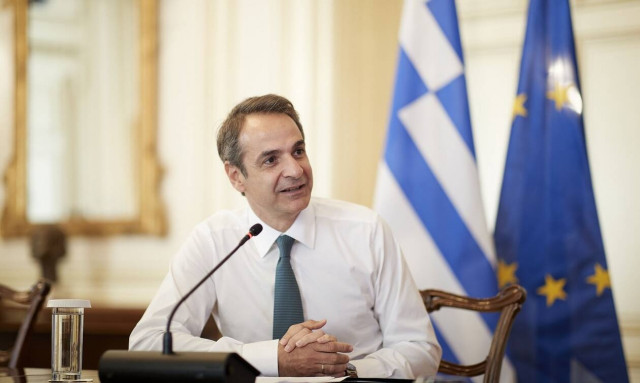 Σκέψεις για μήνυμα Μητσοτάκη στους πολίτες για τους εμβολιασμούς και την πανδημία