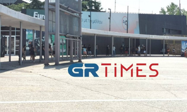 Θεσσαλονίκη: Ουρές για δωρεάν rapid test (video)