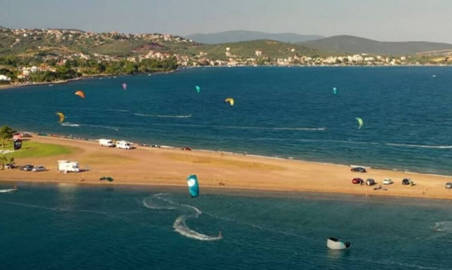 Λαμία - Παραλία Φάρος: «Η αμμόγλωσσα της αδρεναλίνης» - Ένα τοπίο εκπληκτικής ομορφιάς