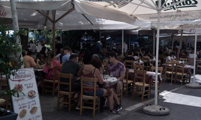 Εστίαση: Έτσι θα λειτουργήσουν οι κλειστοί χώροι μόνο για εμβολιασμένους