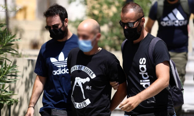 Συγκλονίζει η κατάθεση της 19χρονης από την Ηλιούπολη: Με εξέδιδε για 160 ευρώ, με έδερνε συνέχεια