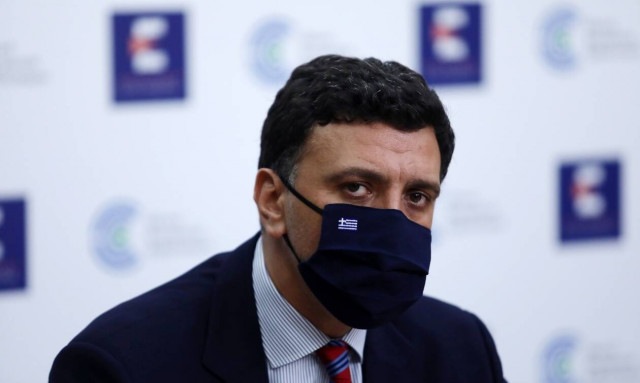 Υποχρεωτικός εμβολιασμός: Τι προβλέπεται για τους υγειονομικούς – Ποιες οι κυρώσεις αν αρνηθούν