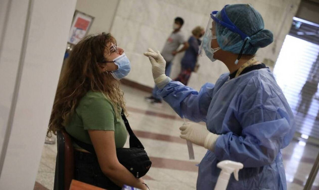 Κρούσματα σήμερα: 1.571 νέες μολύνσεις στην Αττική, 284 στην Κρήτη και 214 στη Θεσσαλονίκη