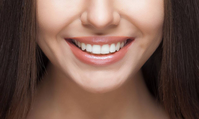 Τα λευκά δόντια ΔΕΝ είναι άπιαστο όνειρο