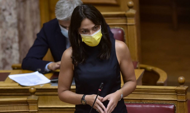 Μιχαηλίδου για υποχρεωτικό εμβολιασμό: Όσοι βγουν σε αναστολή δεν θα πληρώνονται
