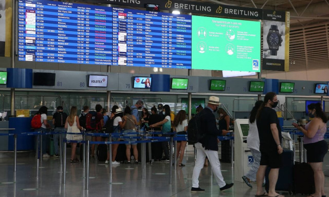 ΣΥΡΙΖΑ: Οι ταξιδιώτες στην Ελλάδα οφείλουν να τηρούν μέχρι κεραίας τα υγειονομικά πρωτόκολλα