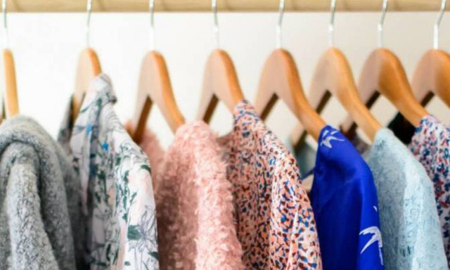 Η ενοικίαση ρούχων είναι πιο επιζήμια για τον πλανήτη από την απόρριψή τους