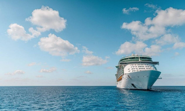 Τέλος τα κορονοπάρτι - Ξεκίνησαν οι κορονοκρουαζιέρες (vids)