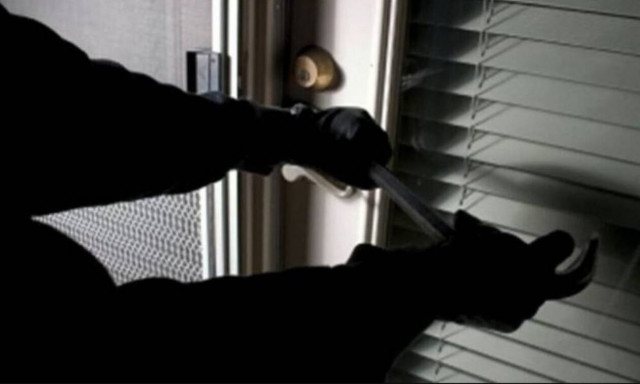 Θεσσαλονίκη: Βρήκαν 25χρονο διαρρήκτη με λεία 163.000 ευρώ από σπίτια σε Πανόραμα και Πυλαία