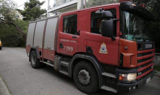 Φωτιά σε μονοκατοικία στο Χαλάνδρι - Χωρίς τις αισθήσεις του ένας άνδρας