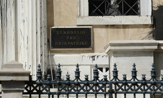 Προσφυγή στο ΣτΕ κατά της διαδικασίας απονομής συντάξεων με την σύμπραξη δικηγόρων και λογιστών