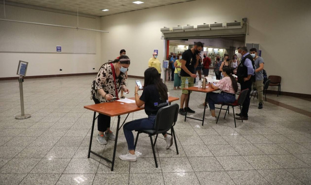 Γώγος: Μεγάλη η πιθανότητα για 5.000 κρούσματα την ημέρα τον Αύγουστο – Ποιες οι κρίσιμες ηλικίες