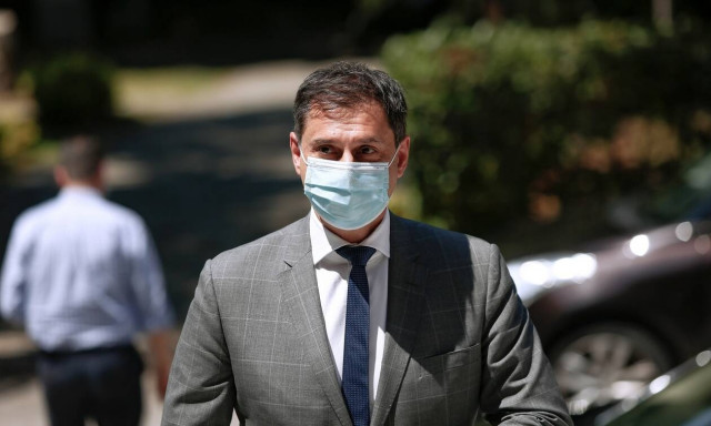 Θεοχάρης: Δεν ευθύνονται ο τουρισμός και οι αφίξεις τουριστών για την αύξηση των κρουσμάτων