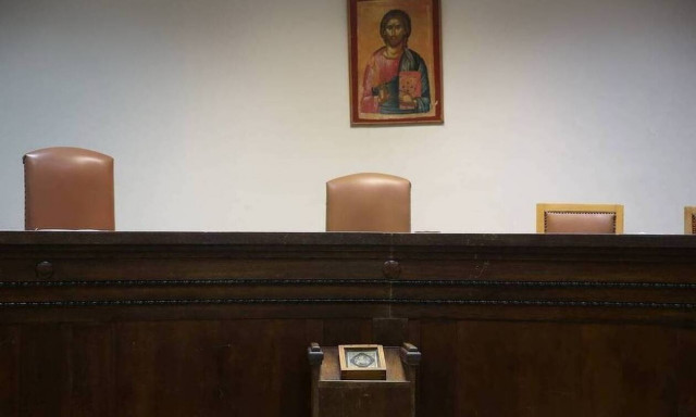 Θεσσαλονίκη: Δις ισόβια σε 45χρονο που έκαψε τους γονείς του