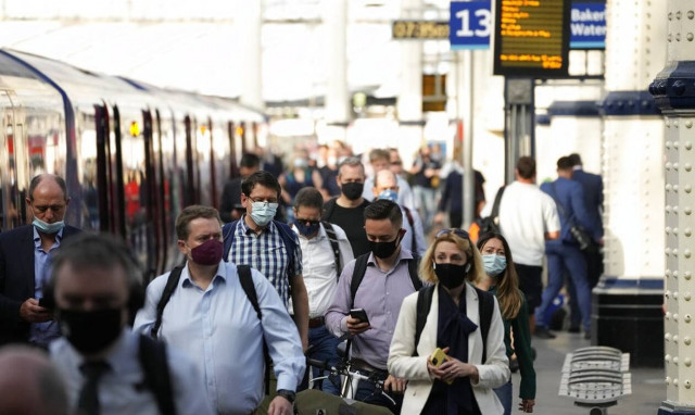 Νέο «καμπανάκι» ΠΟΥ: Μεγάλη η πιθανότητα πιο επικίνδυνων μεταλλάξεων