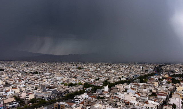 Καιρός: Ζέστη τέλος, έρχονται καταιγίδες - Προειδοποίηση για Ωμέγα Εμποδιστή και «Ψυχρή Λίμνη»