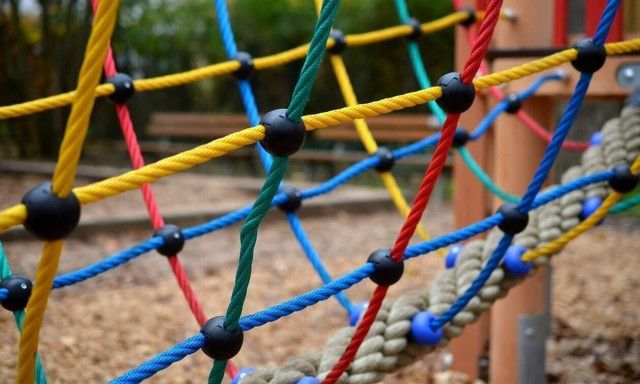 Κρήτη: Γονιός χτύπησε ομαδάρχη σε κατασκήνωση επειδή ζήτησε να βάλει μάσκα το παιδί του