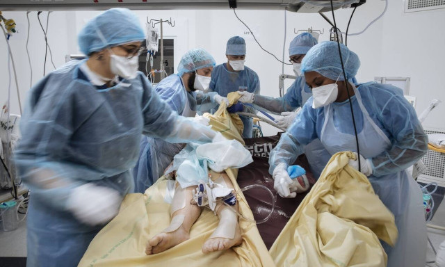 Greece registers 2,562 new coronavirus infections on Sat., 7 deaths; 124 on ventilators