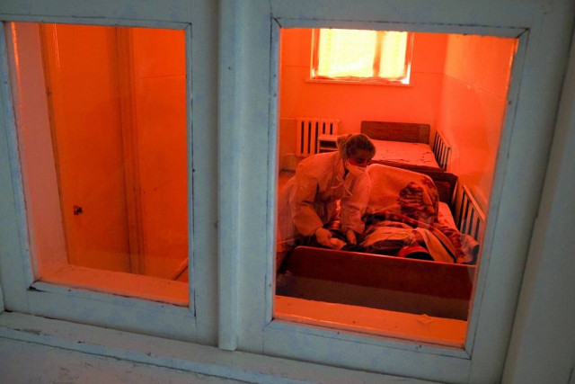 Κορονοϊός: Απελπισμένοι Ιρανοί συρρέουν στην Αρμενία για να εμβολιαστούν