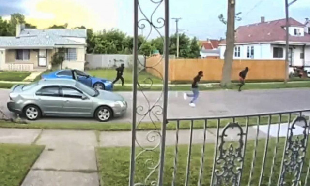 Δείτε τον απίστευτο λόγο που κλέφτες εγκατέλειψαν τρέχοντας το αυτοκίνητο (vid)