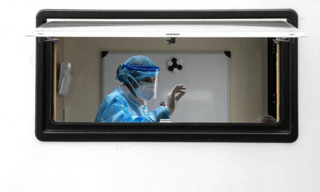 Κρούσματα σήμερα: 1.165 νέες μολύνσεις στην Αττική, 258 στην Κρήτη και 166 στη Θεσσαλονίκη