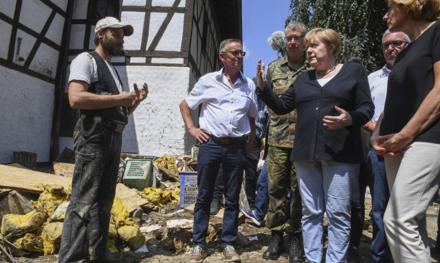 Γερμανία: Επίσκεψη της Μέρκελ στον τόπο της τραγωδίας