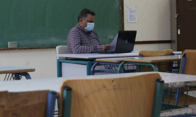 Πέτσας: Έρχεται υποχρεωτικός εμβολιασμός σε εκπαιδευτικούς και δημοσίους υπαλλήλους