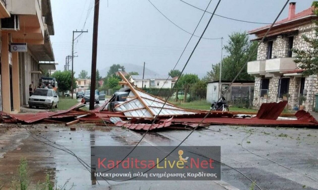 Καιρός: Εικόνες καταστροφής στην Καρδίτσα – Πού θα χτυπήσει η κακοκαιρία τις επόμενες ώρες