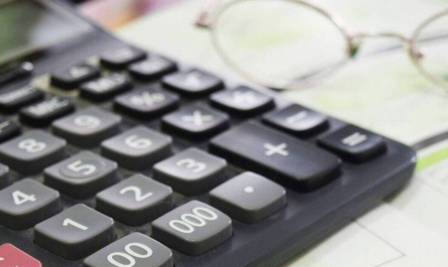 Φορολογικές Δηλώσεις 2021: Έως πότε η υποβολή τους - Οι «παγίδες» για τους φιλοξενούμενους