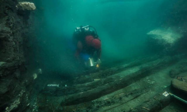 «Θησαυρός» στη Μεσόγειο: Βρέθηκε αρχαίο ναυάγιο και ελληνικοί τάφοι σε βυθισμένη πόλη (pics)